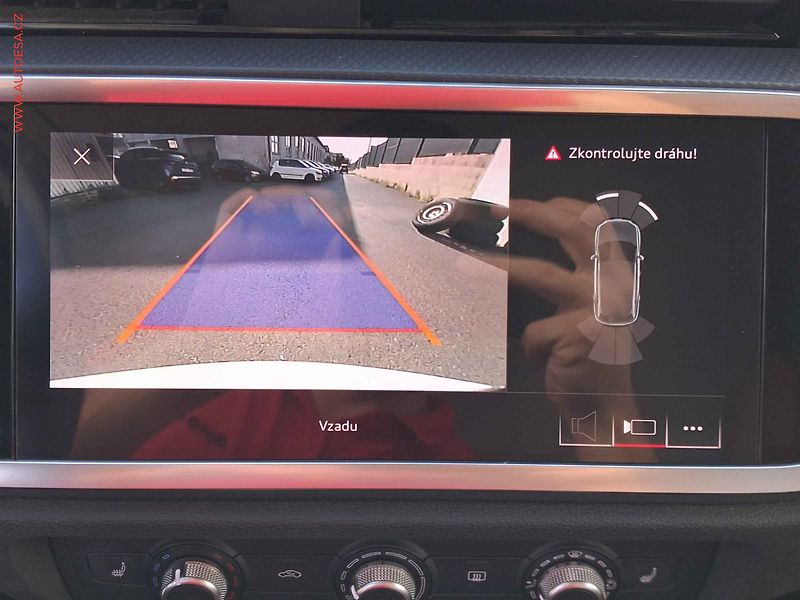 Audi Q3 (2020) 2.0 TDi Quattro, AT, LED, TZ - fotka 19 z 22