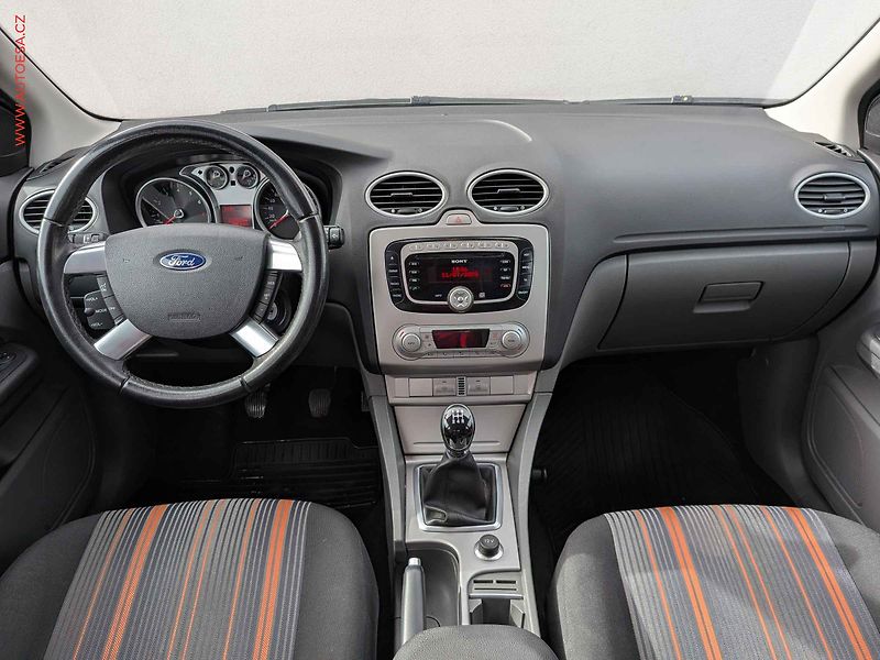 Ford Focus (2009) 1.6.i, 1.maj,ČR, AC, temp - fotka 8 z 16
