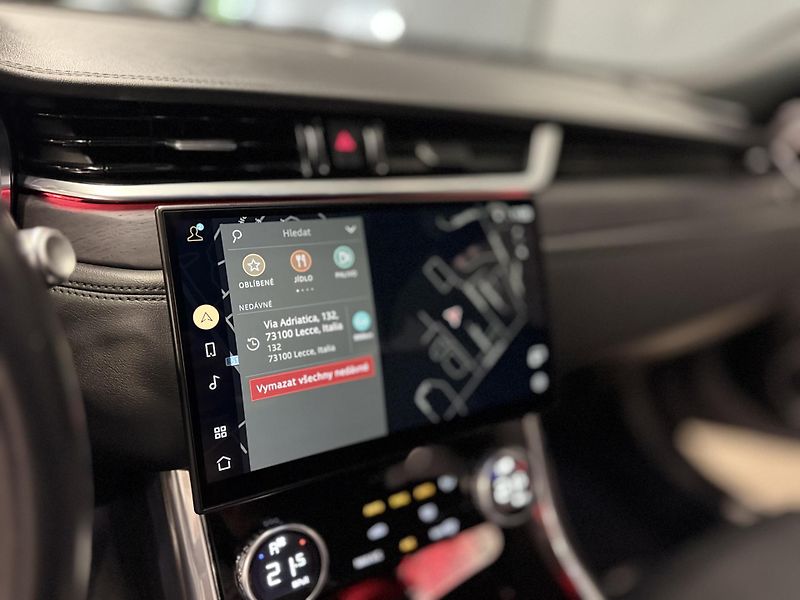Jaguar XF (2021) 2.0d R-Dynamic, REZERVOVANO - fotka 31 z 56