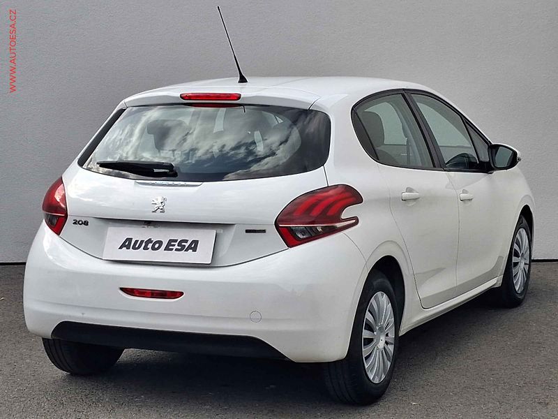 Peugeot 208 (2016) 1.2 PT, ČR, Active, +kola - fotka 4 z 15