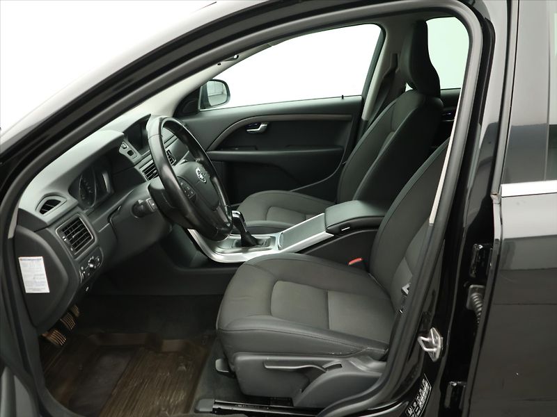 Volvo V70 2.0 D3 110kW Navi - fotka 11 z 31