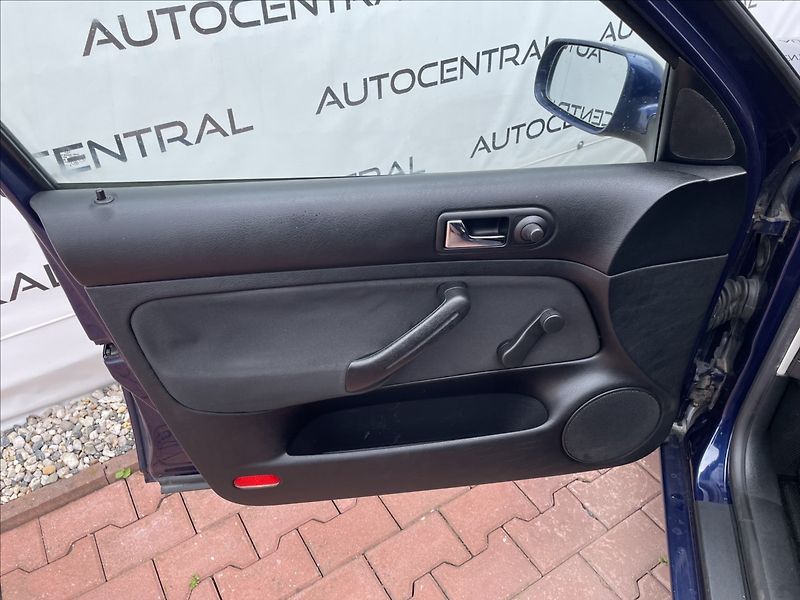 Volkswagen Golf 1,4 i 16v 55kw servis - fotka 18 z 21