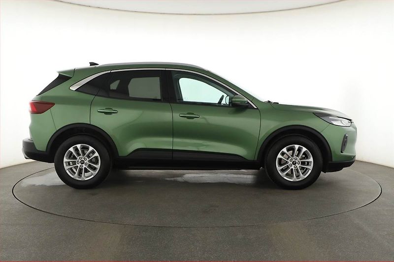 Ford Kuga (2024) Titanium 1.5 EcoBoost - fotka 6 z 20