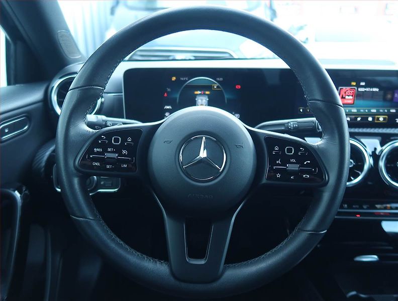 Mercedes-Benz Třídy A (2018) Style A 180 - fotka 15 z 18