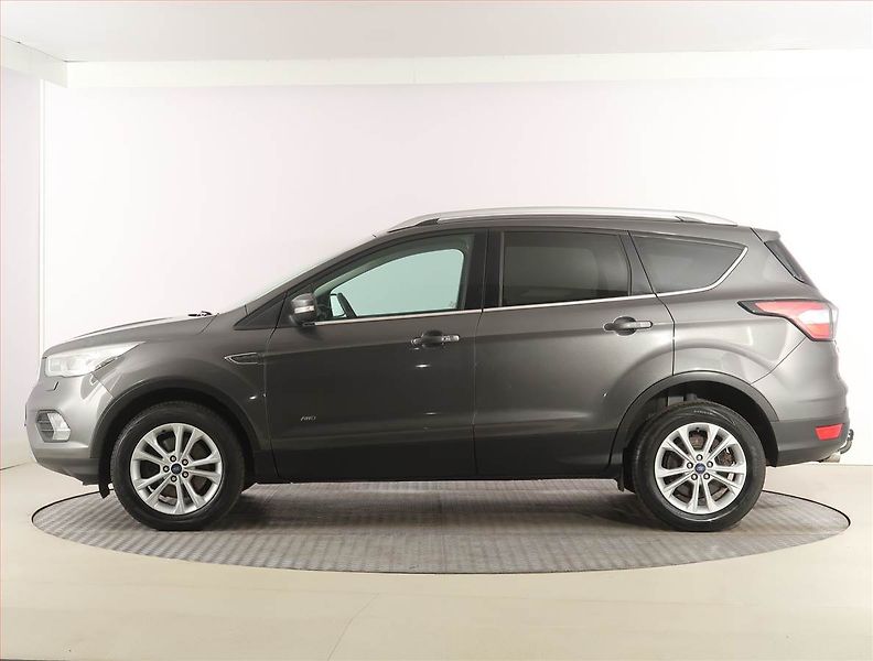 Ford Kuga (2017) 2.0 TDCi, 4X4, ČR,1.maj - fotka 3 z 19