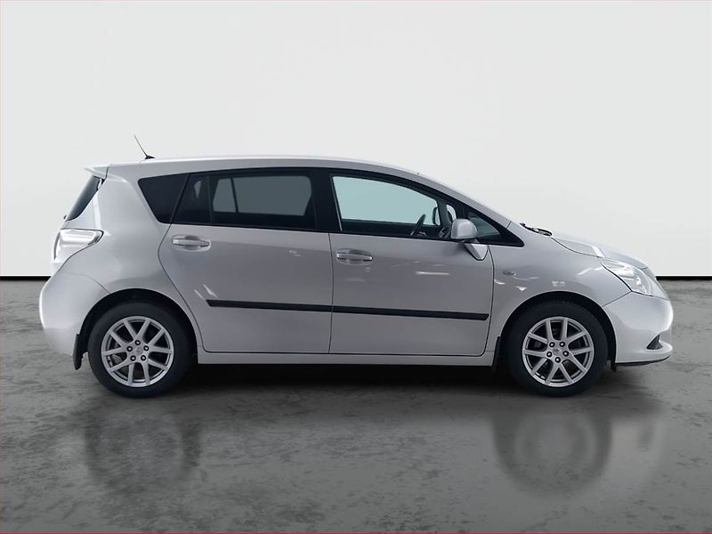 Toyota Verso (2012) 1.8 Valvematic, Navi, Tempomat - fotka 6 z 19