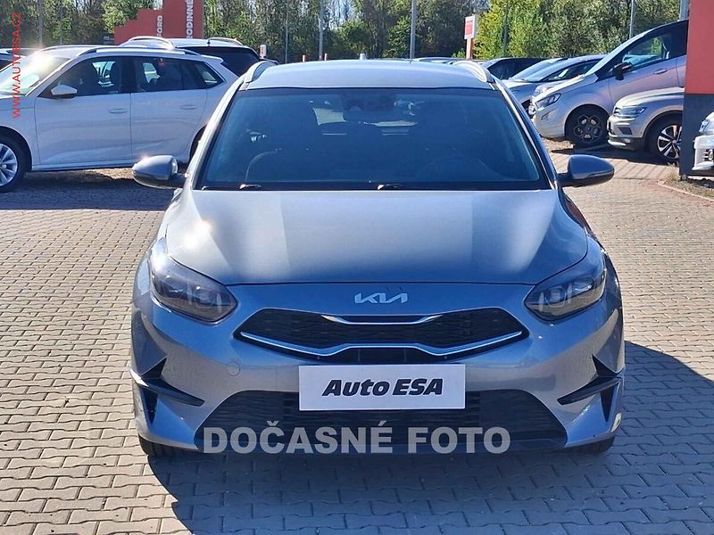 Kia Ceed (2022) 1.5 TGDi, 1.maj,ČR, TOP - fotka 2 z 18