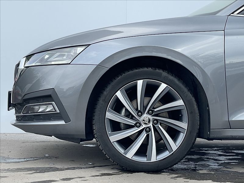 Škoda Octavia 2,0 TDI DSG Combi Style TAŽNÉ - fotka 20 z 23