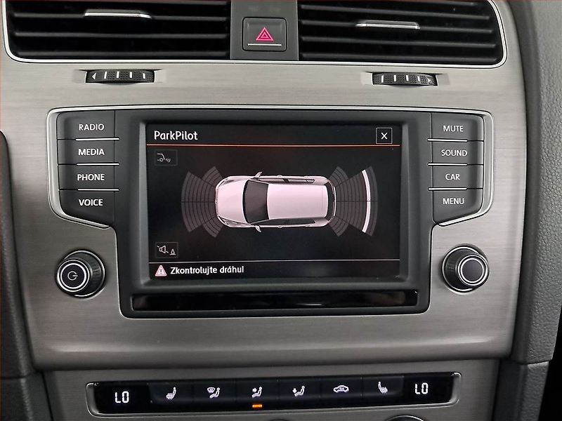 Volkswagen Golf (2015) 1.2 TSI, Kůže, Bi-Xenony - fotka 17 z 20