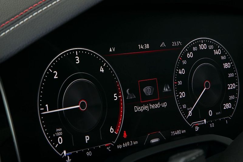 Volkswagen Touareg 3.0TDI 210kW R-Line Edition 20 - fotka 43 z 46