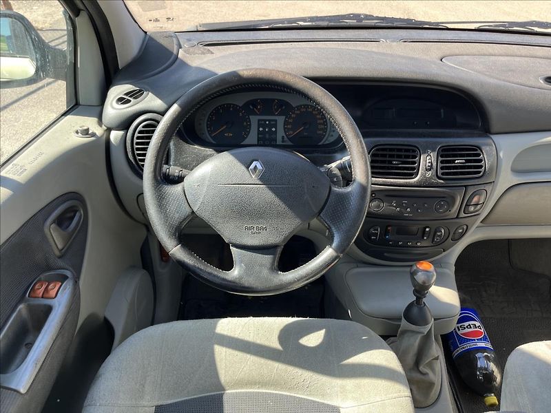 Renault Scénic 2.0 i 16V 4x4 TAŽNÉ STK 2/2028 - fotka 14 z 29