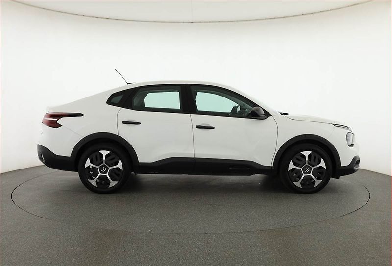 Citroën C4 X (2024) Feel 1.2 PureTech, ČR,1.maj - fotka 6 z 16
