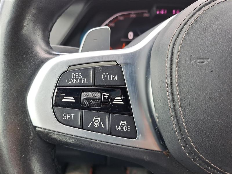 BMW X5 xDrive 30d M-Paket ČR - fotka 16 z 23