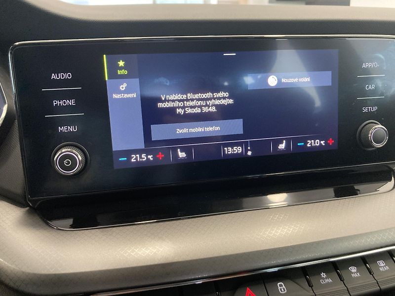 Škoda Octavia COMBI 2.0 TDI AMBITION - fotka 22 z 31