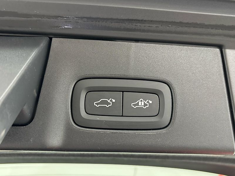 Volvo V90 Cross Country AWD - fotka 29 z 29
