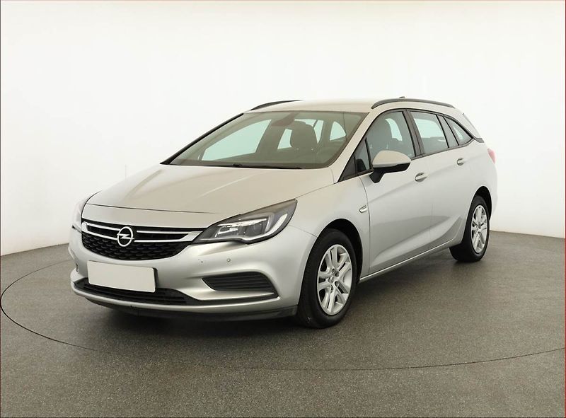 Opel Astra (2016) Enjoy 1.6 CDTI, Tempomat - fotka 2 z 15