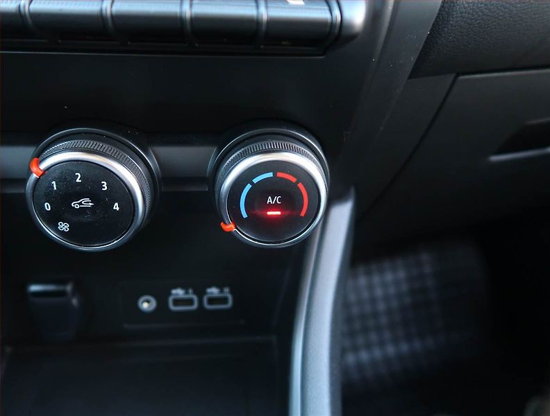 Renault Captur (2024) 1.0 TCe, LPG, ČR,1.maj - fotka 15 z 18