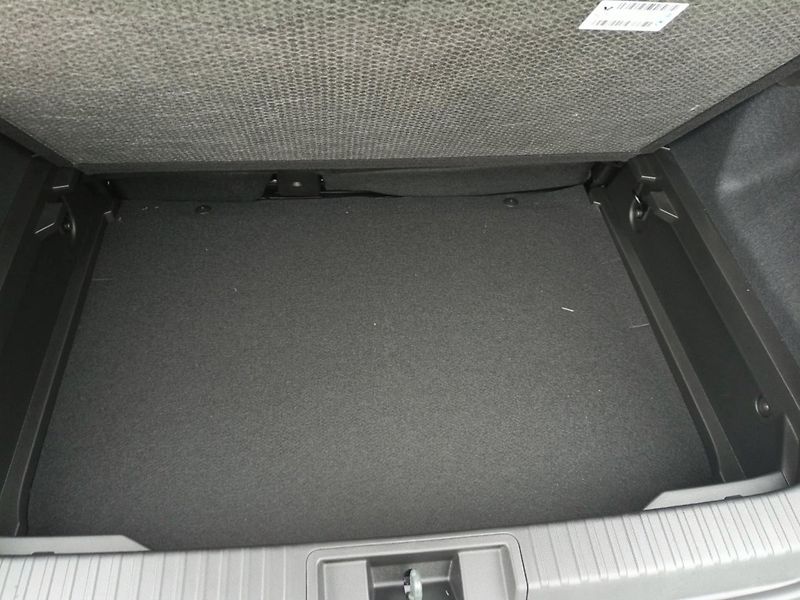 Renault Captur (2026) techno mild hybrid 140 EDC - fotka 20 z 23