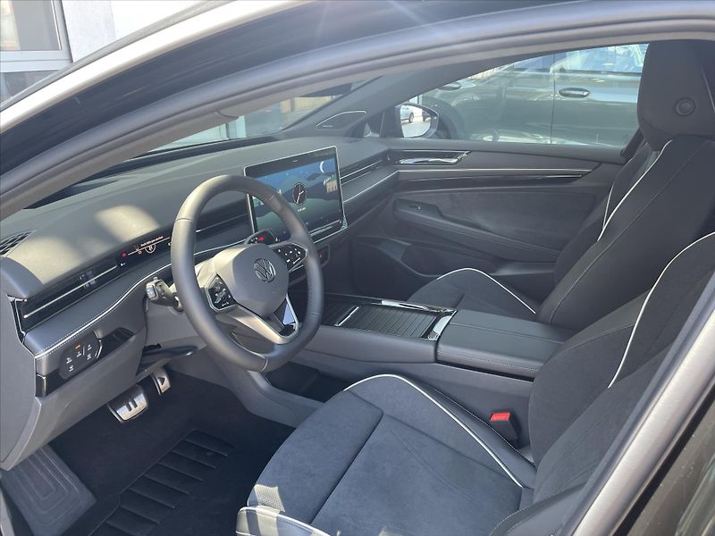 Volkswagen ID.7 Tourer (2025) 86kW, 210kW  Pro S People - fotka 9 z 14