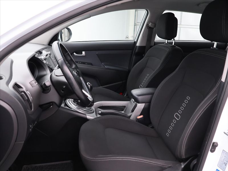Kia Sportage 1,7 CRDi 85kW Fifa WorldCup CZ - fotka 11 z 30