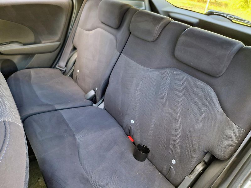 Honda Jazz 1.2 benzin Elegance 1. majitel - fotka 18 z 26