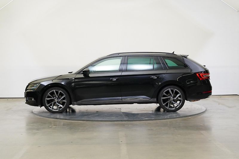 Škoda Superb - fotka 3 z 28