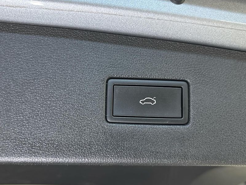 Volkswagen Tiguan Elegance 4MOT DSG - fotka 29 z 30