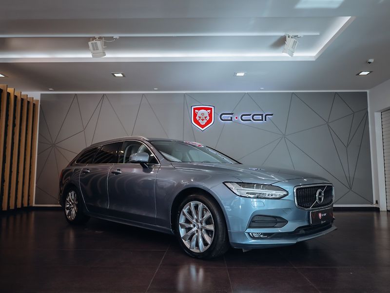 Volvo V90 D5 Momentum 173 kW AWD - fotka 1 z 30