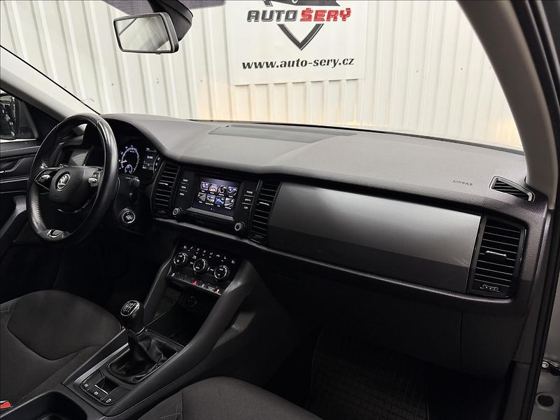 Škoda Kodiaq 1.5TSI 110kW MAN. TAŽNÉ 2XKOLA - fotka 32 z 37