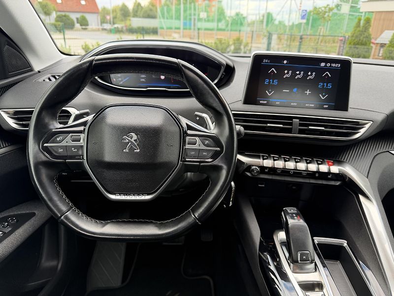 Peugeot 3008 (2018) 1.6 PureTech 133 kW/tažné - fotka 16 z 22