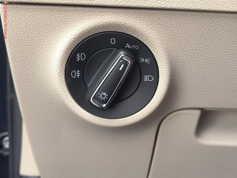 Škoda Karoq (2018) 1.5 TSi, Style, DSG, panor - fotka 22 z 26