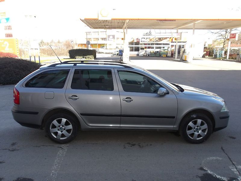 Škoda Octavia 2,0TDi DSG !!! ČR 2.MAJITEL ! - fotka 13 z 43