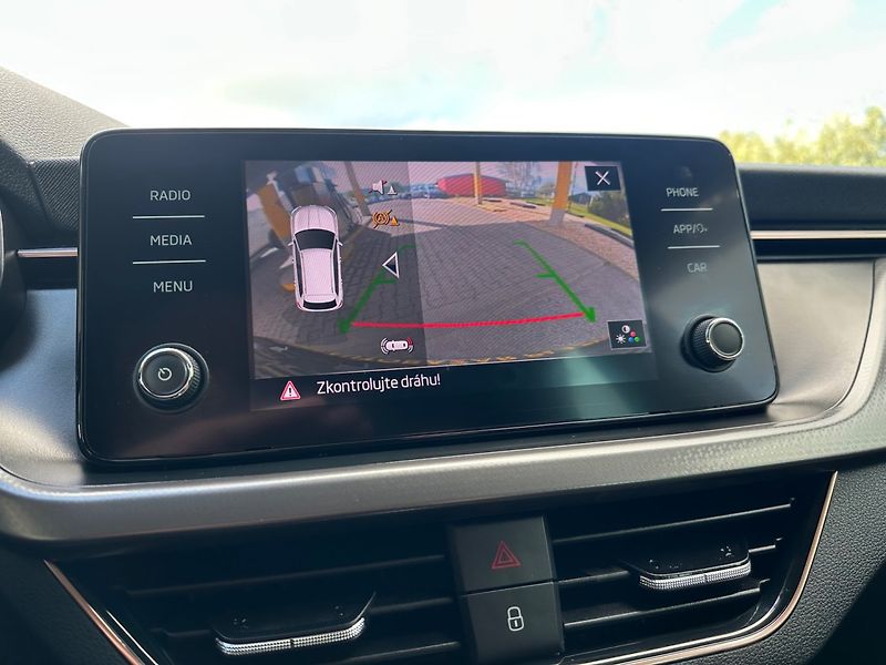 Škoda Kamiq (2020) 1.0TSi KAMERA,APP,FULL-LED - fotka 10 z 17