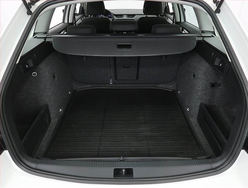 Škoda Octavia (2013) 1.6 TDI, Tempomat - fotka 13 z 17