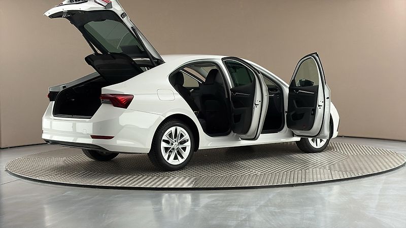 Škoda Octavia 2.0 TDI DSG Style - fotka 6 z 27