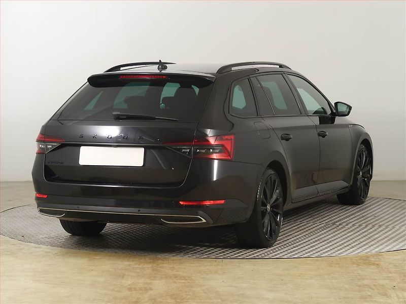 Škoda Superb (2020) Sportline 1.5 TSI - fotka 5 z 28