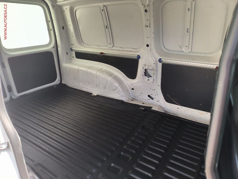 Volkswagen Caddy (2016) 1.6TDi MAXi, TZ, klima - fotka 9 z 19