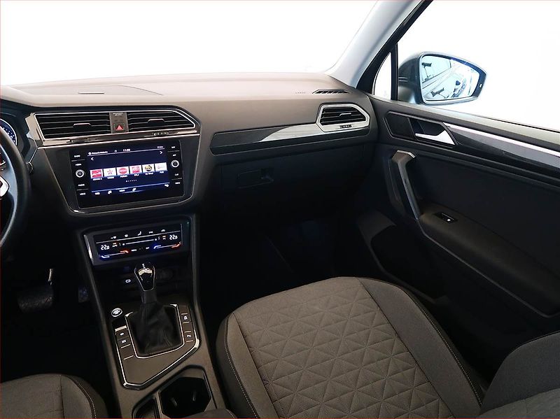 Volkswagen Tiguan (2020) 2.0 TDI - fotka 8 z 18