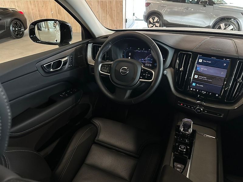 Volvo XC60 T8 PLUS Dark, Ventilace, 360° - fotka 34 z 35