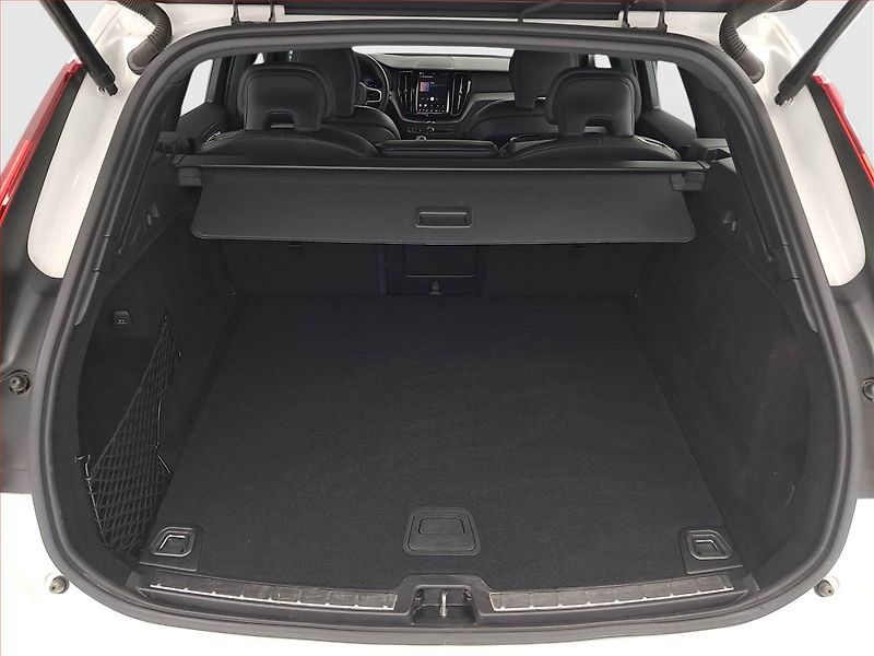 Volvo XC60 (2024) B4 AWD - fotka 14 z 20