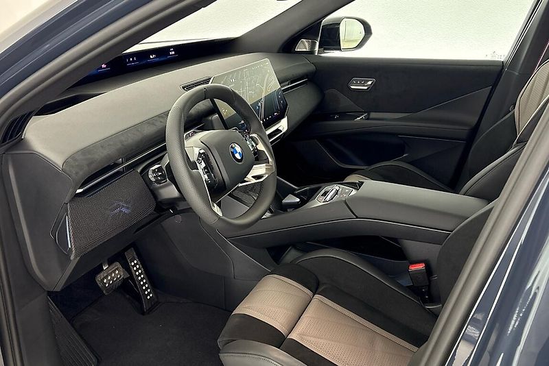 BMW iX3 50 xDrive - fotka 6 z 26