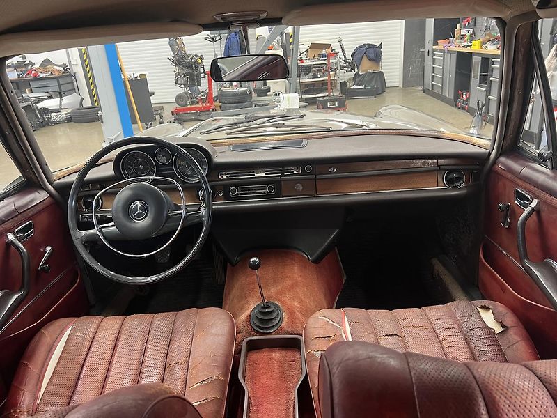 Mercedes-Benz Ostatní 250 SE 2.5 benzín 110kW - fotka 8 z 15