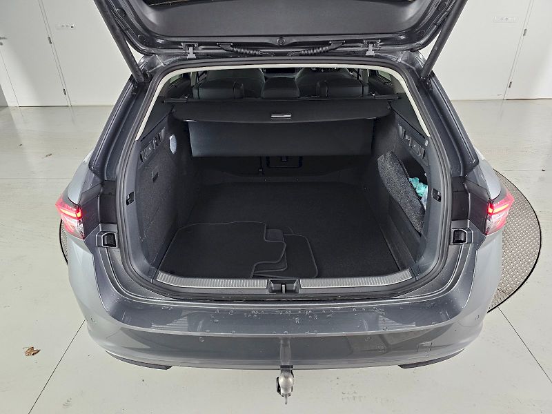 Škoda Superb (2024) COMBI 2.0TDI 142kW DSG 4x4 LAU - fotka 27 z 27