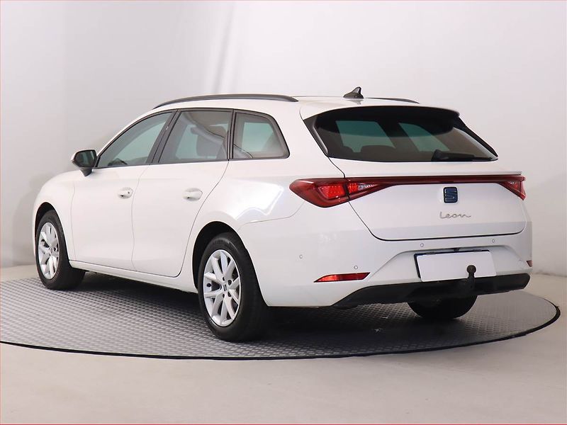 Seat Leon (2022) 2.0 TDI, Automat, Navi - fotka 4 z 27