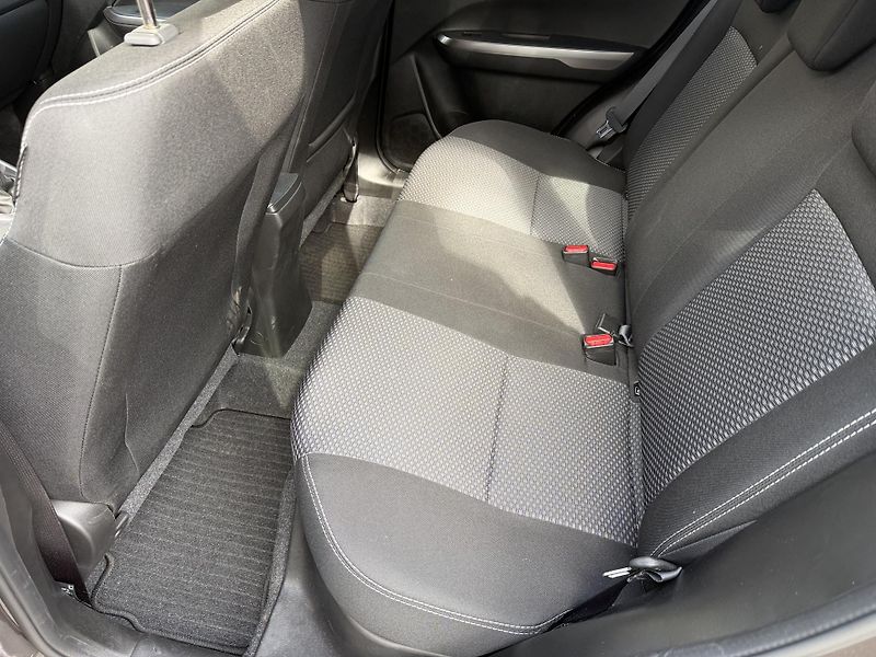 Suzuki Vitara 1,4 Premium Hybrid - fotka 10 z 13