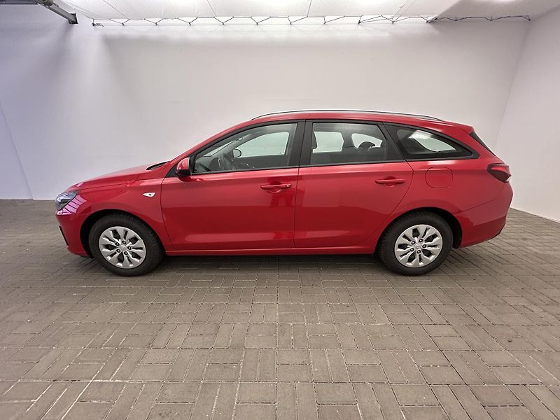 Hyundai i30 1.5 GDi Start Plus kombi - fotka 3 z 21