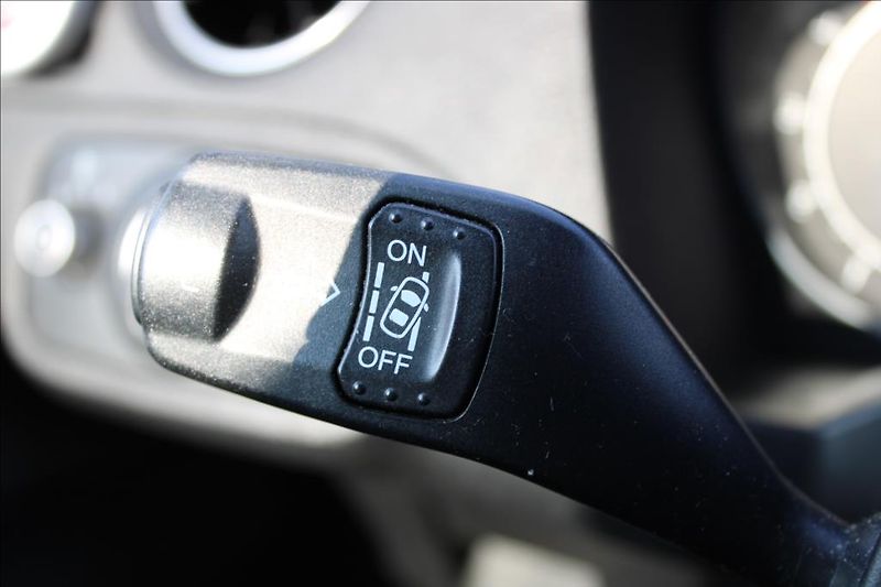 Ford S-MAX 2,0 TDCi  SERVISKA, AUTOMAT - fotka 18 z 31