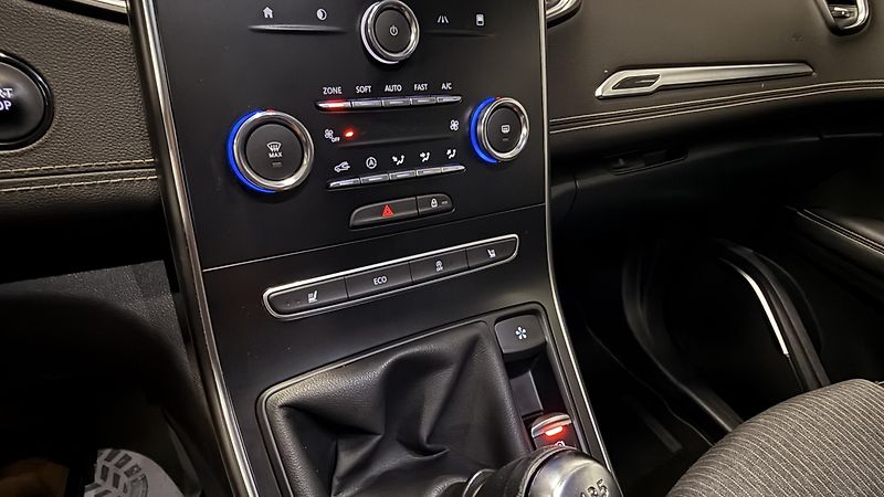Renault Grand Scénic (2021) TCE 140,REZERVOVÁNO - fotka 46 z 56