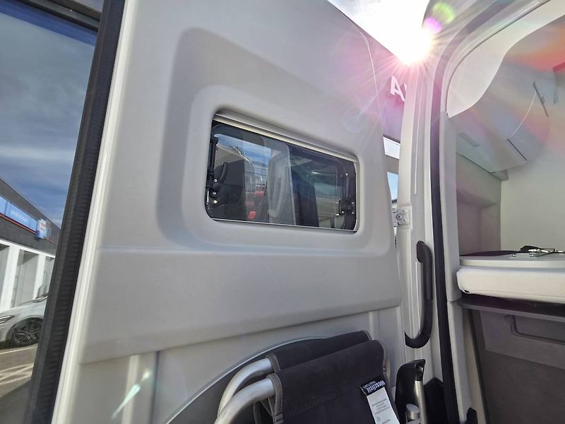 Volkswagen Grand California 2.0 TDI DSG - fotka 50 z 70