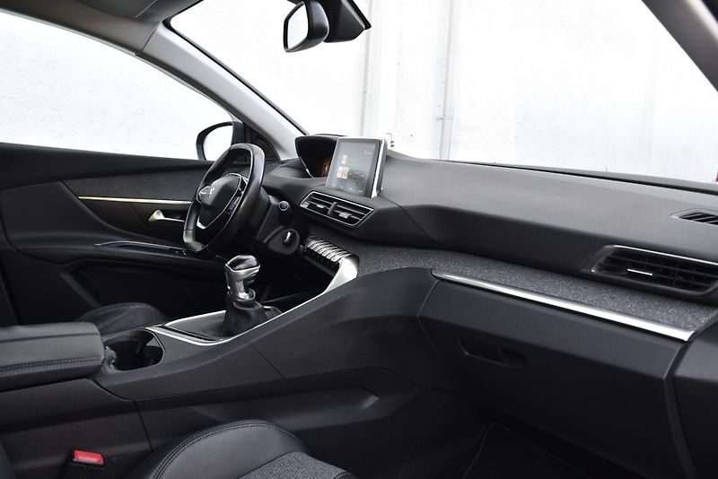Peugeot 5008 2.0 HDi,7MÍST,LED,NAVI,KAMERA - fotka 43 z 50